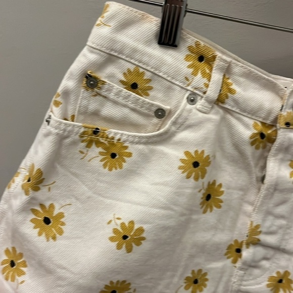 Reformation Daisy Jean Shorts High Rise Dazed White Size 27 Raw Edges - Picture 3 of 7